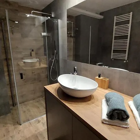 Z Tarasem Lägenhet *